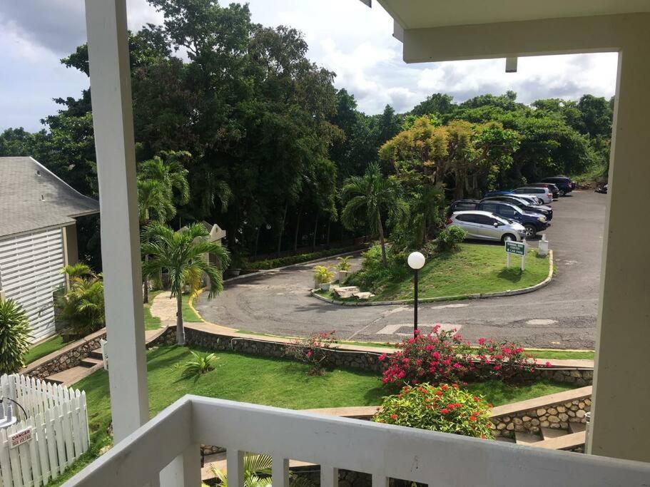 Ocho Rios 2 Bedroom Apartment/Flat Exterior photo