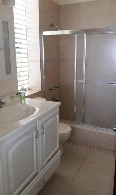 Ocho Rios 2 Bedroom Apartment/Flat Exterior photo